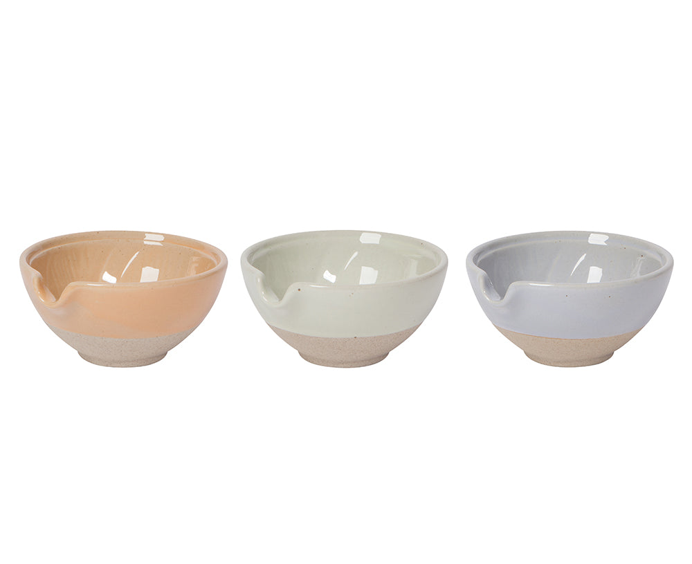 http://gretelhome.com/cdn/shop/products/mini-spout-ceramic-bowls-three-danica-gretel.jpg?v=1649669698