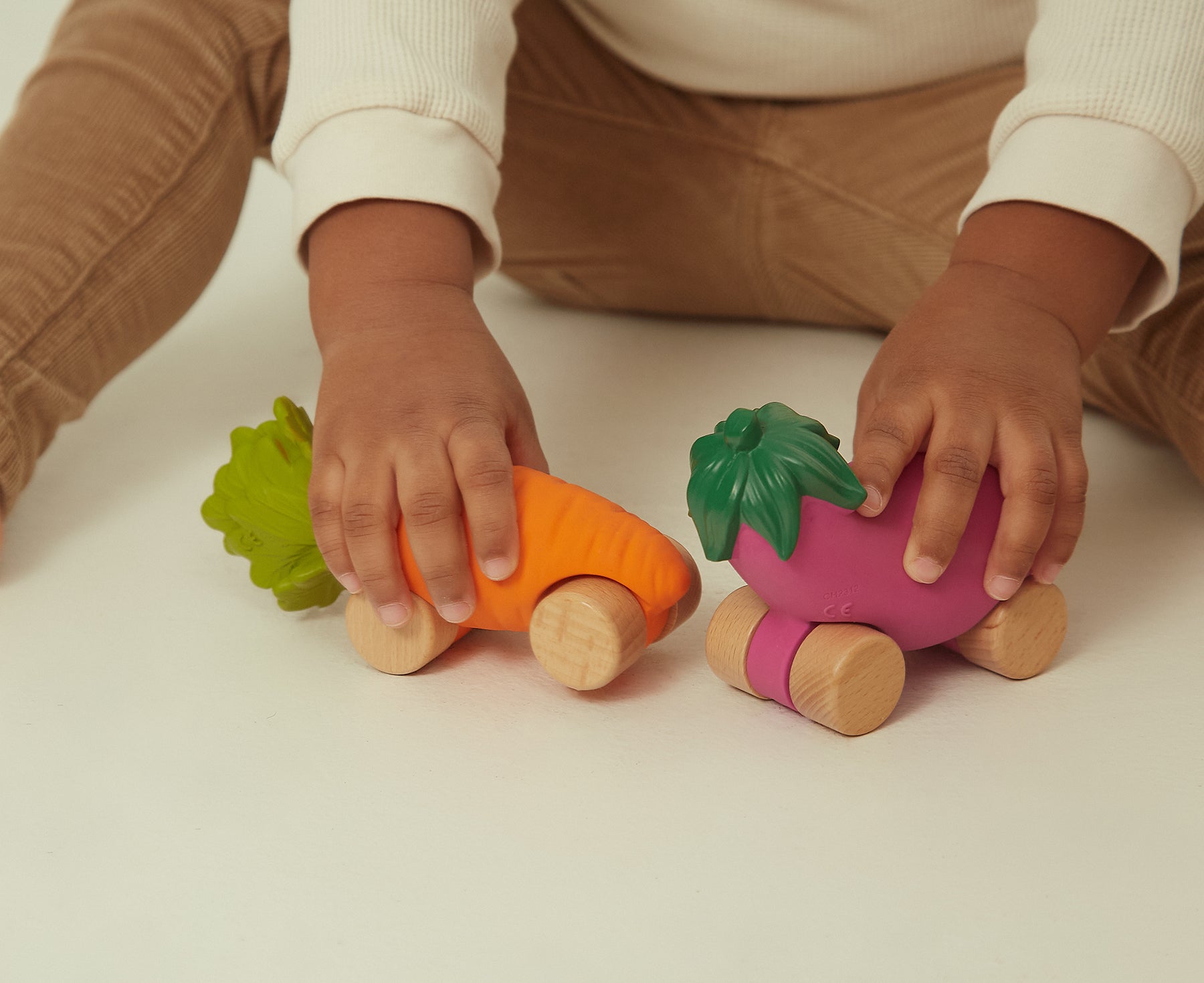 Car Toy - Carrot - by Oli &amp; Carol