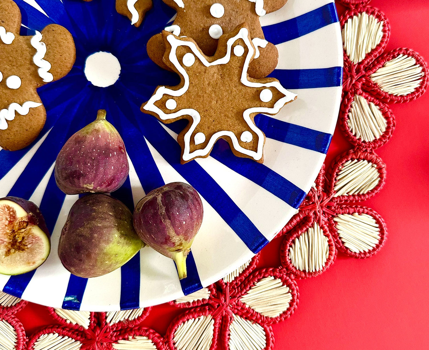 Flowers Spiral Placemat in Red by Coro Cora