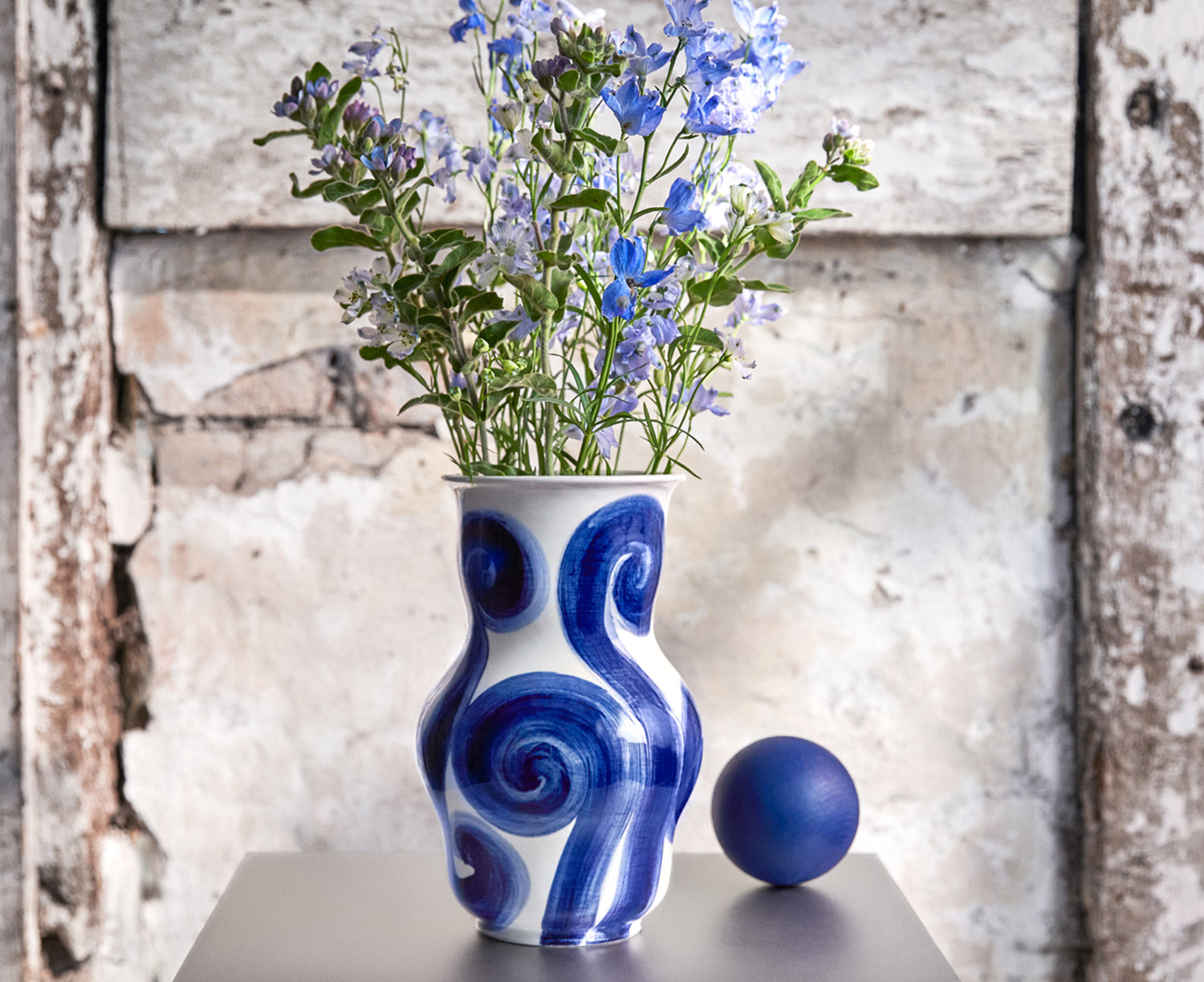 Tulle Large Ceramic Vase by Kähler